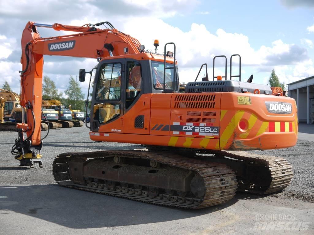 Doosan DX 225 LC-3 Paletli ekskavatörler