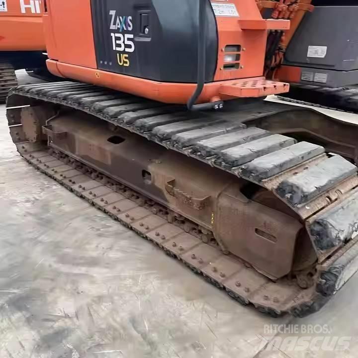 Hitachi ZX135US Paletli ekskavatörler