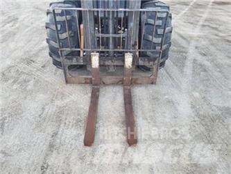 CASE 586H Arazi tipi forklift