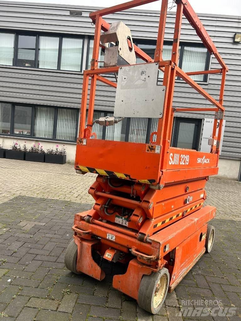 SkyJack SJ III 3219 Makasli platformlar