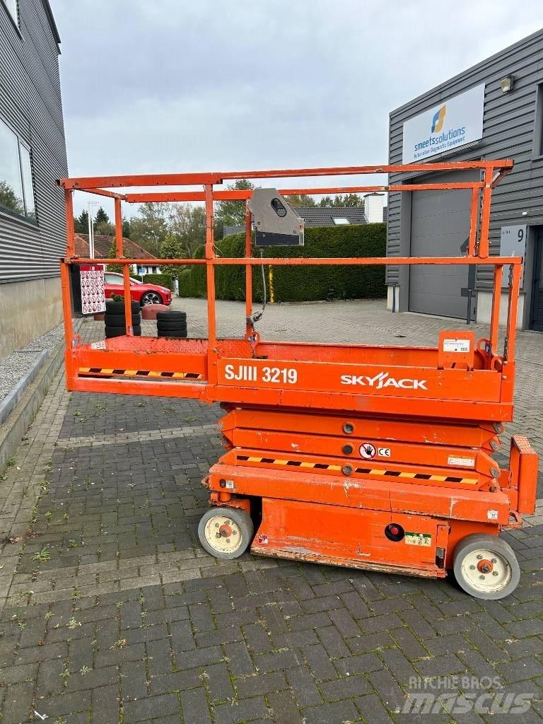 SkyJack SJ III 3219 Makasli platformlar
