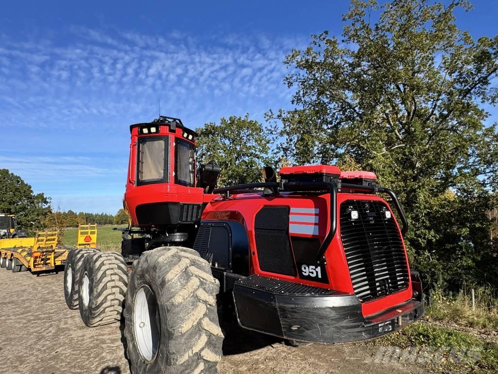 Komatsu 951 Biçerdöverler