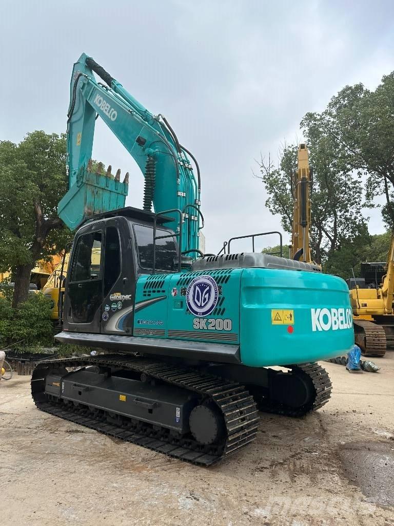 Kobelco SK 200-8 Paletli ekskavatörler