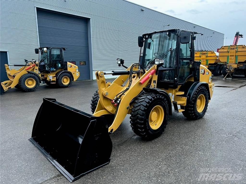 CAT 908 Tekerlekli yükleyiciler