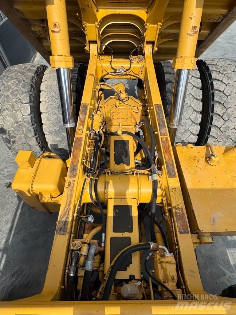 CAT 775 E Yol disi kaya kamyonu
