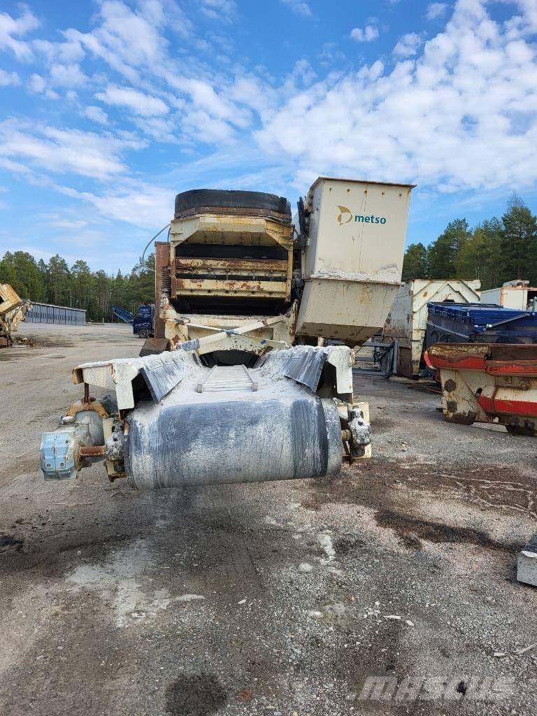 Metso LT 300 GPB Gezer kırıcılar