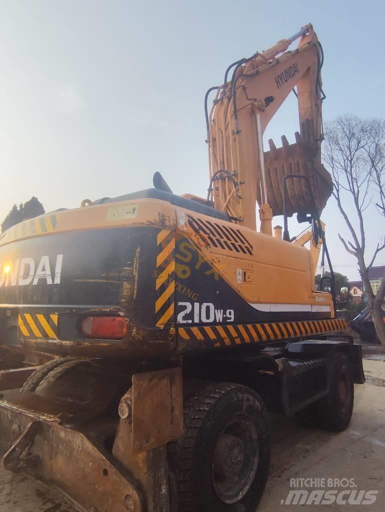 Hyundai 210W-9 Lastik tekerli ekskavatörler