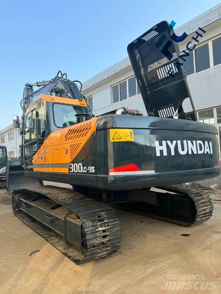 Hyundai 300LC-9S Paletli ekskavatörler