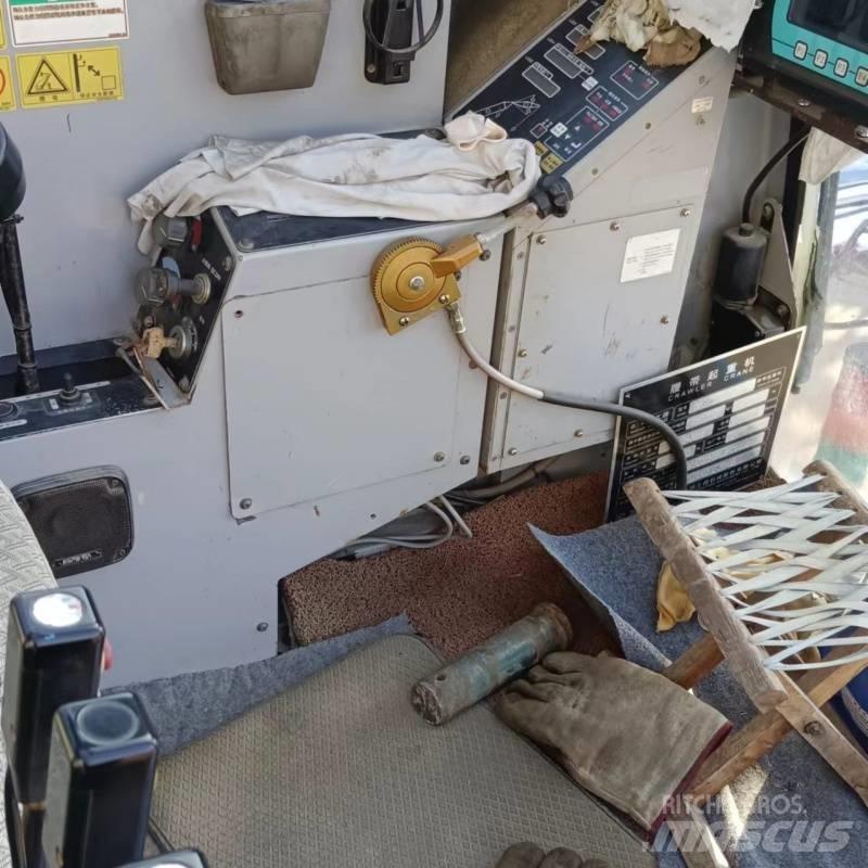 Hitachi SCX2500 Paletli vinçler
