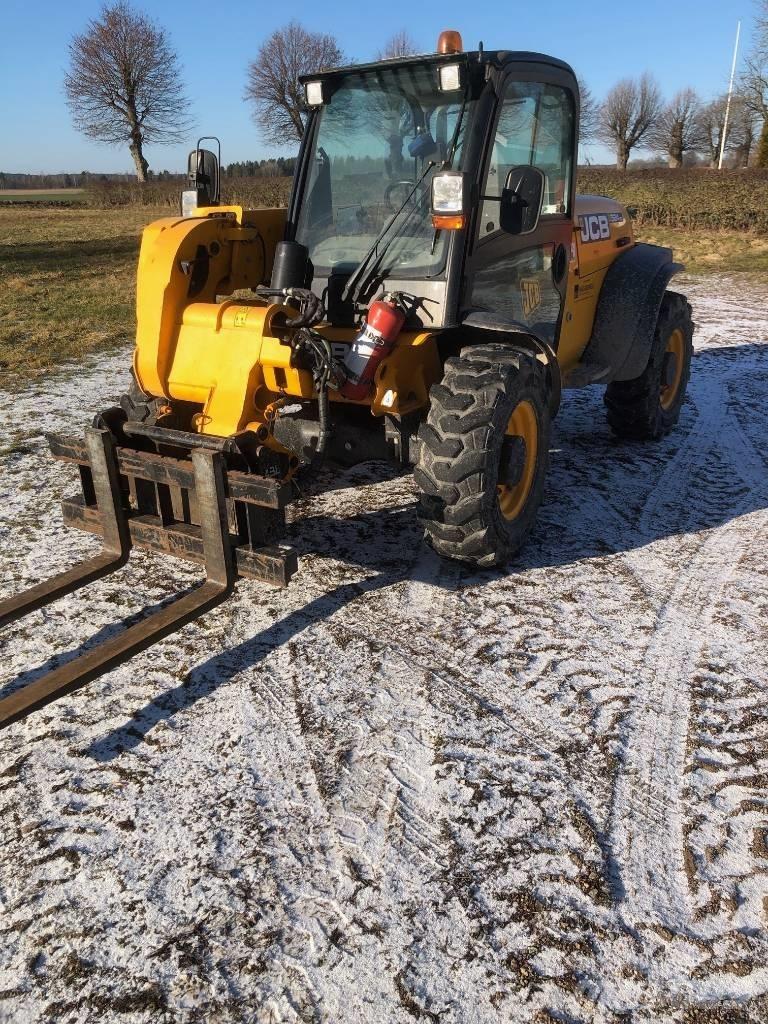 JCB 524-50 Tarimsal teleskopik yükleyiciler