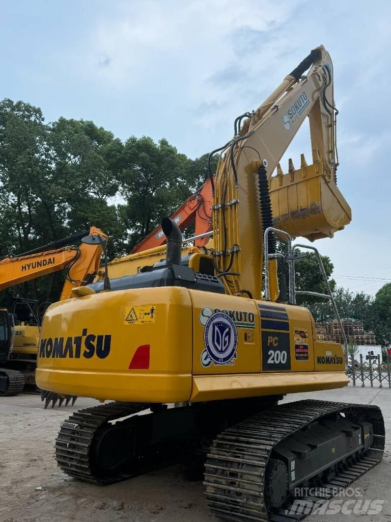 Komatsu PC 200-8 Paletli ekskavatörler