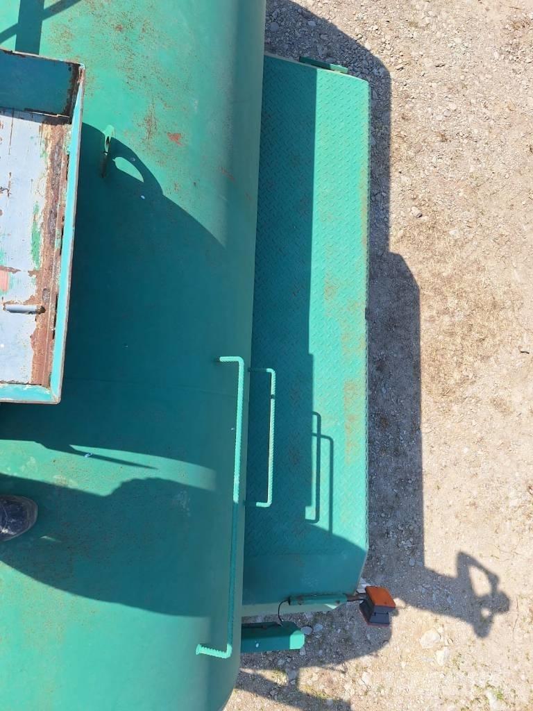 Vepi 13500 Sivi gübre ve ilaç tankerleri