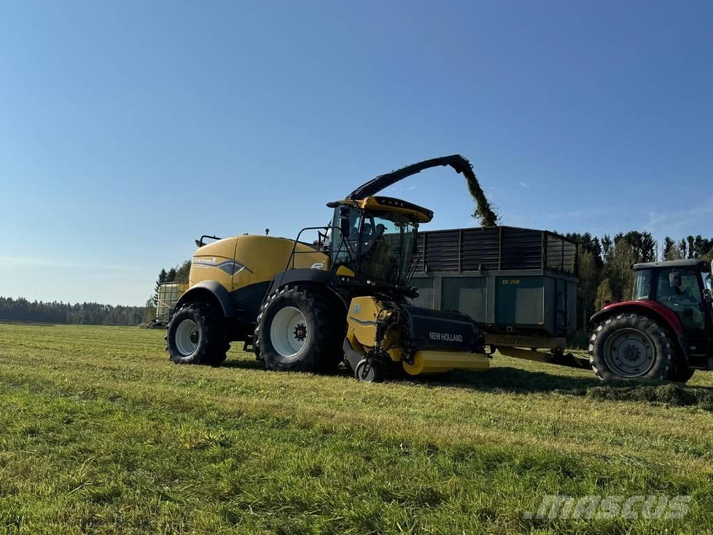 New Holland FR 550 Kendi yürür silaj makinalari