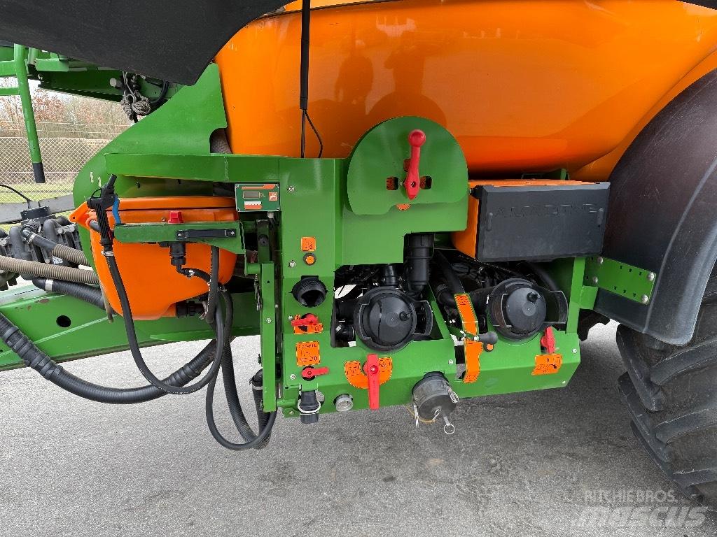 Amazone UX 11200 Çekilir pülverizatörler