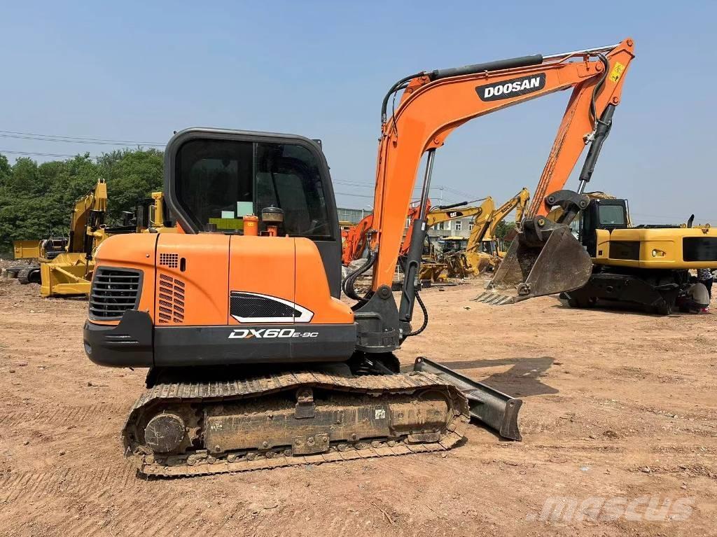 Doosan DX 60 Paletli ekskavatörler