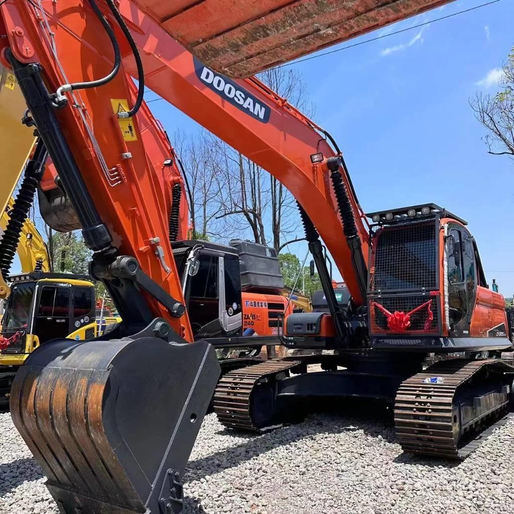 Doosan DX 225 LC Paletli ekskavatörler