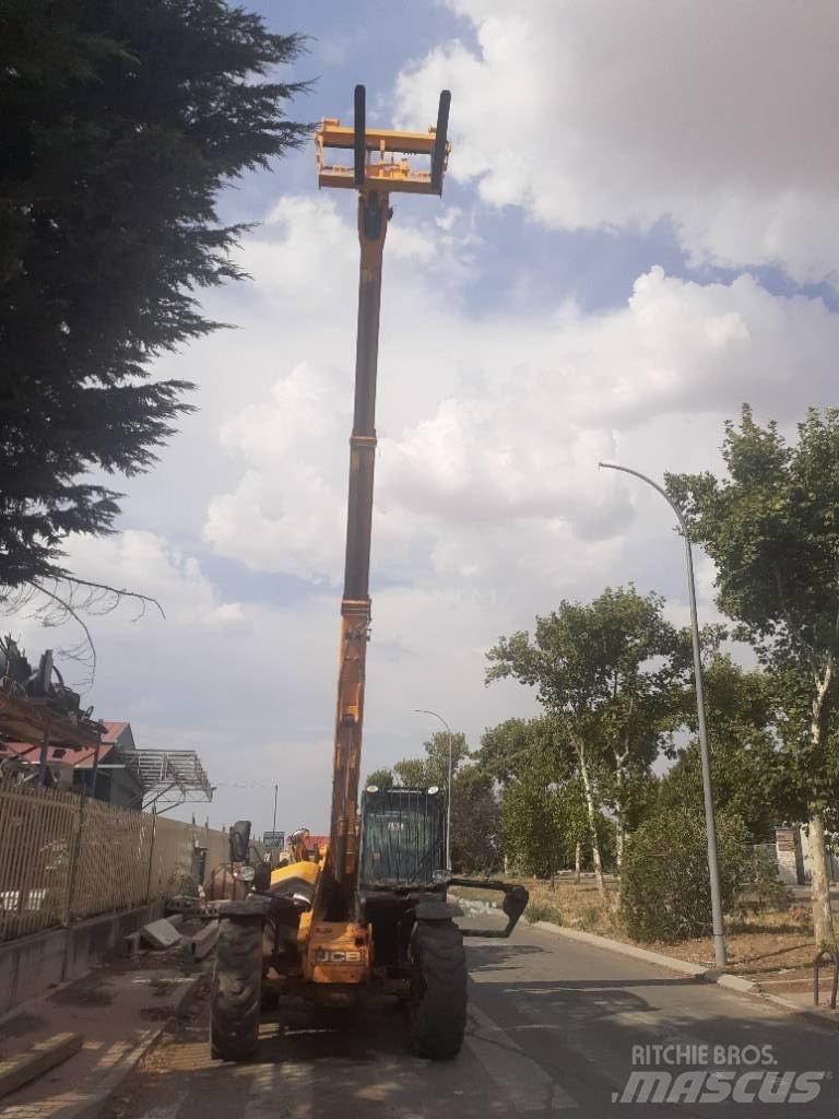 JCB 535-95 Tarimsal teleskopik yükleyiciler