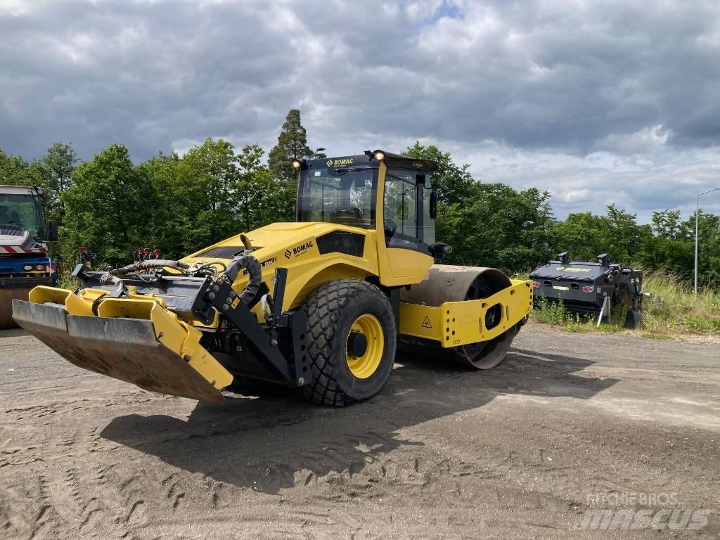 Bomag BW 213 DH-5 Tek tamburlu silindirler