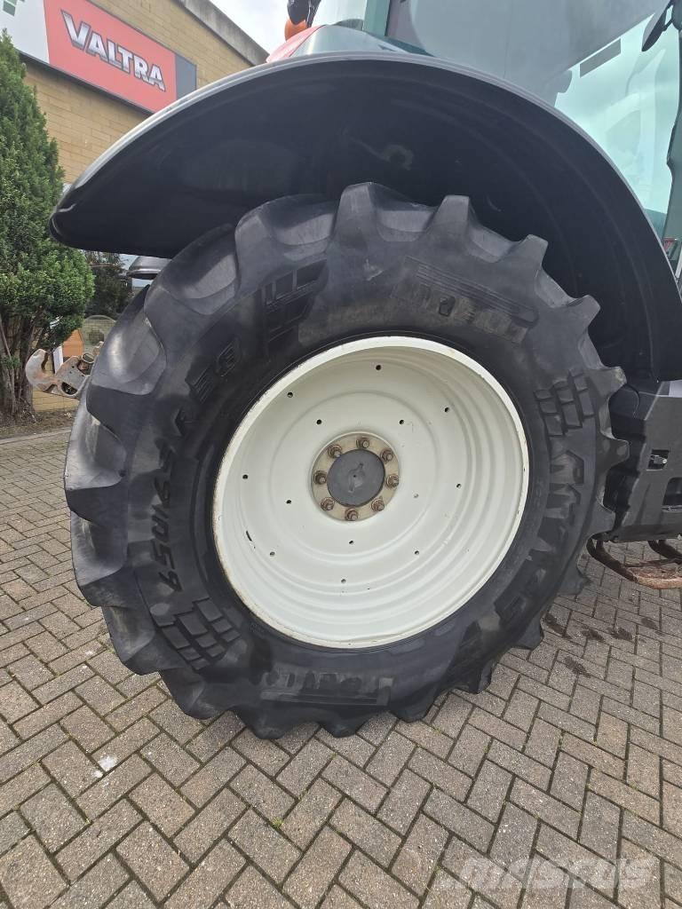 Valtra T 174 Traktörler