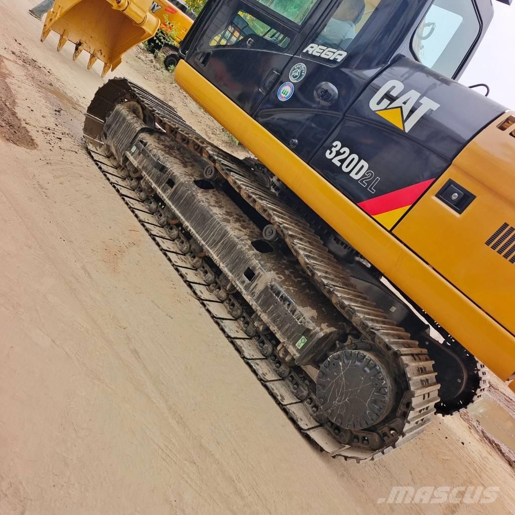 CAT 320 D2 Paletli ekskavatörler