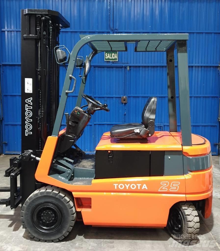 Toyota FBM 25 Elektrikli forkliftler