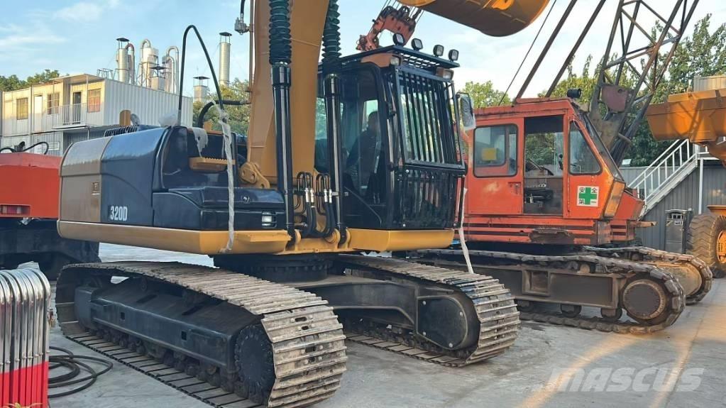CAT 320 D Paletli ekskavatörler