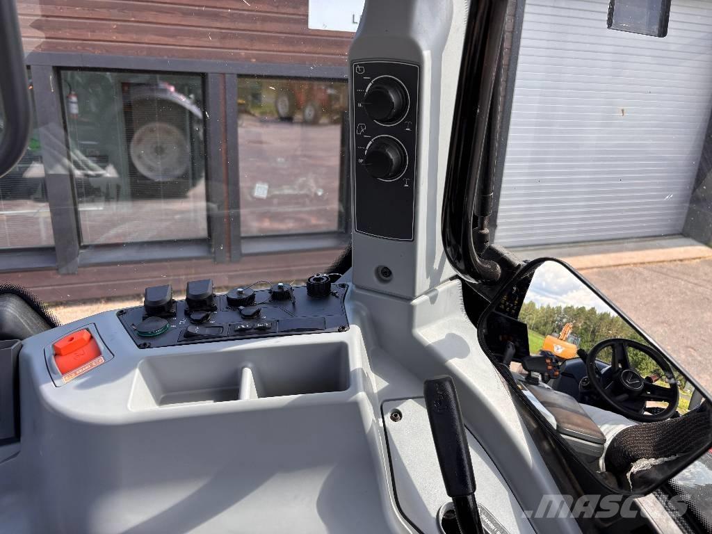 Valtra T 215 Versu Traktörler