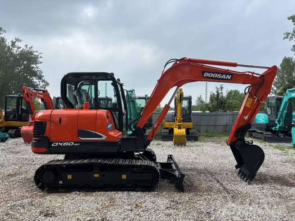 Doosan DX 60 Mini ekskavatörler, 7 tona dek