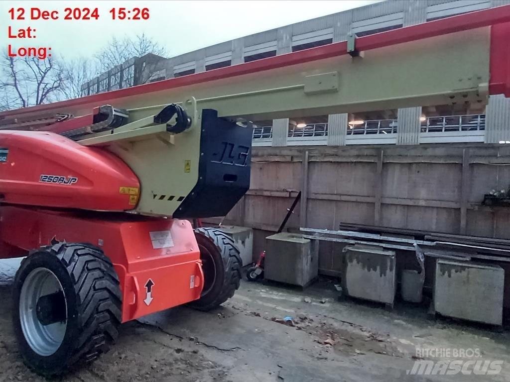 JLG 1250 AJP Körüklü personel platformları