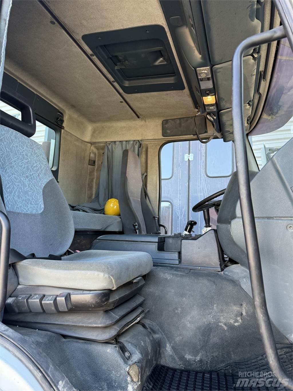 Sisu E12M 8x2 Damperli kamyonlar