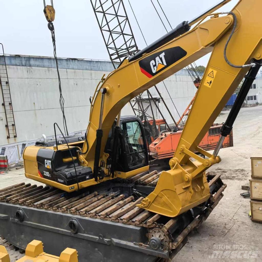 CAT 320 D Amfibi Ekskavatörler