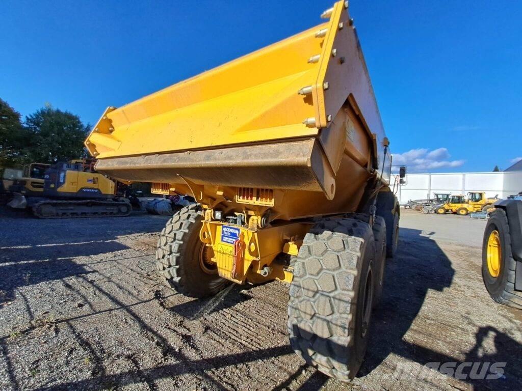 Volvo A25G Belden kirma kaya kamyonu