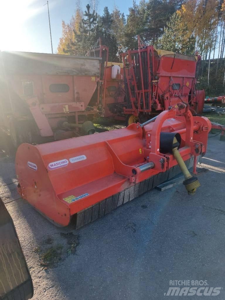 Maschio Tornado 280 Hasat makineleri