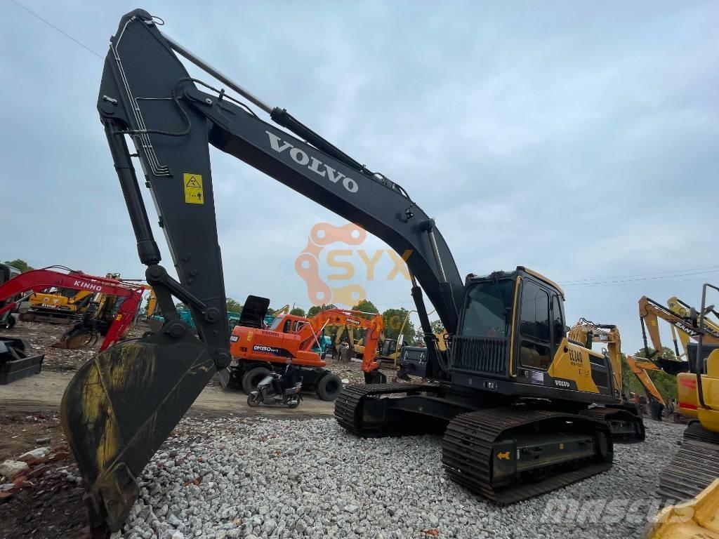 Volvo EC 240 B Paletli ekskavatörler