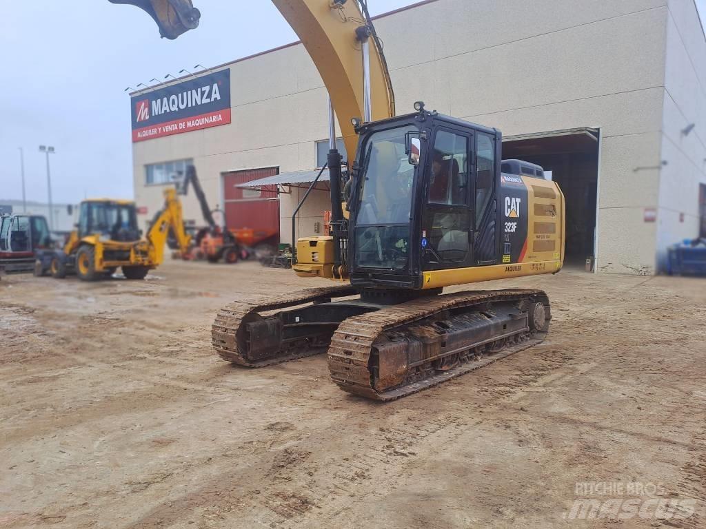 CAT 323FLN IHC Paletli ekskavatörler
