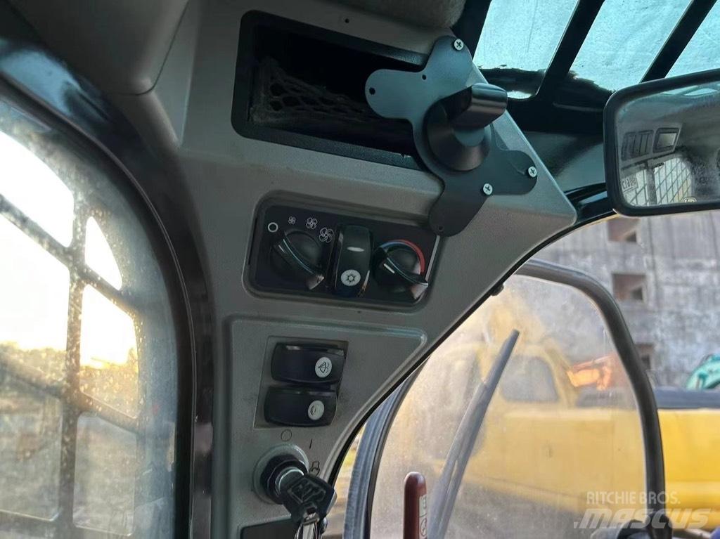 CAT 246 D Skid steer loderler