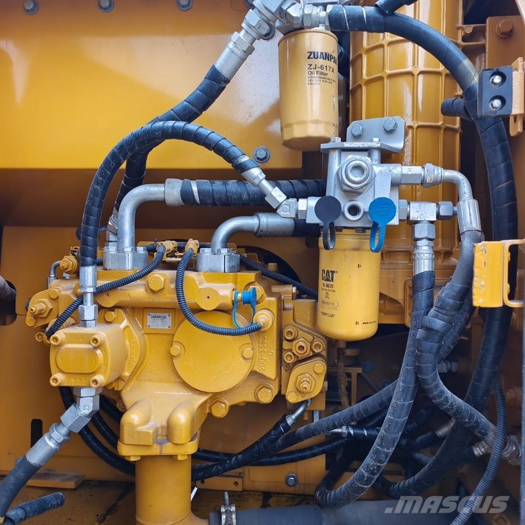 CAT 320 D2L Paletli ekskavatörler