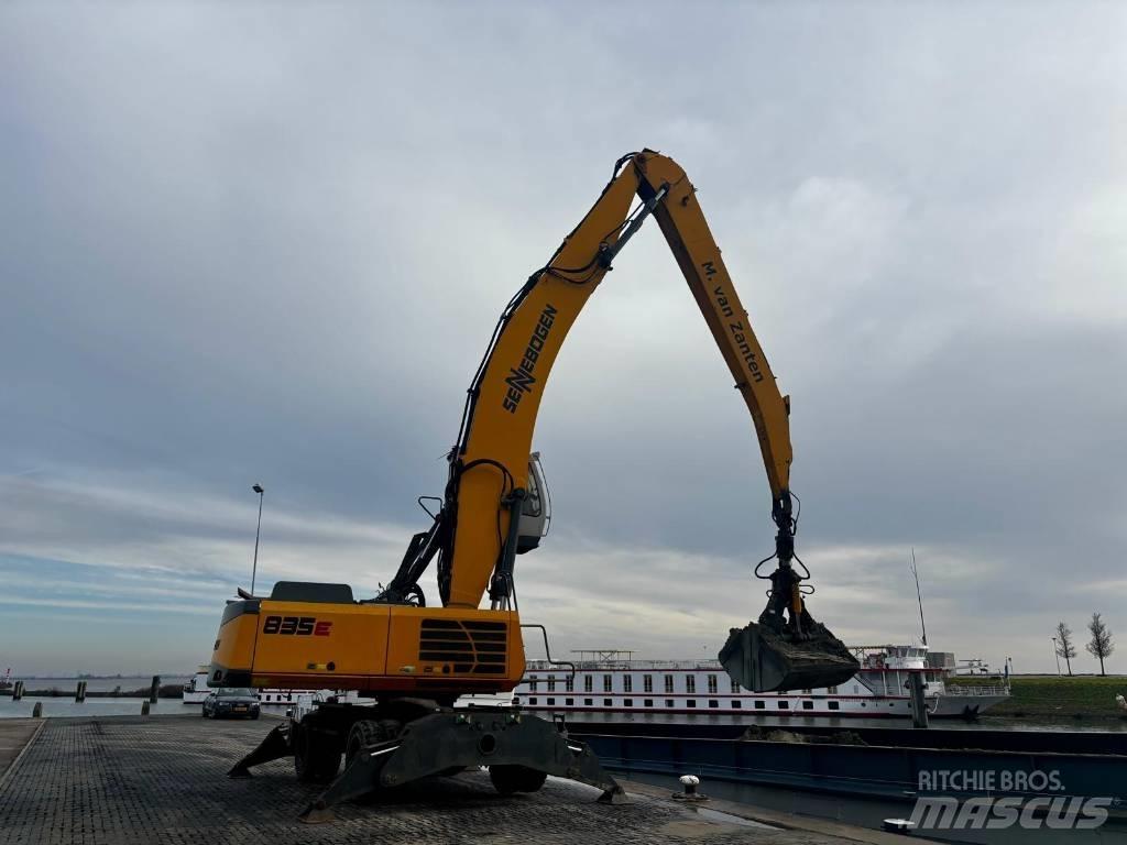 Sennebogen 835 Atık taşıma araçları
