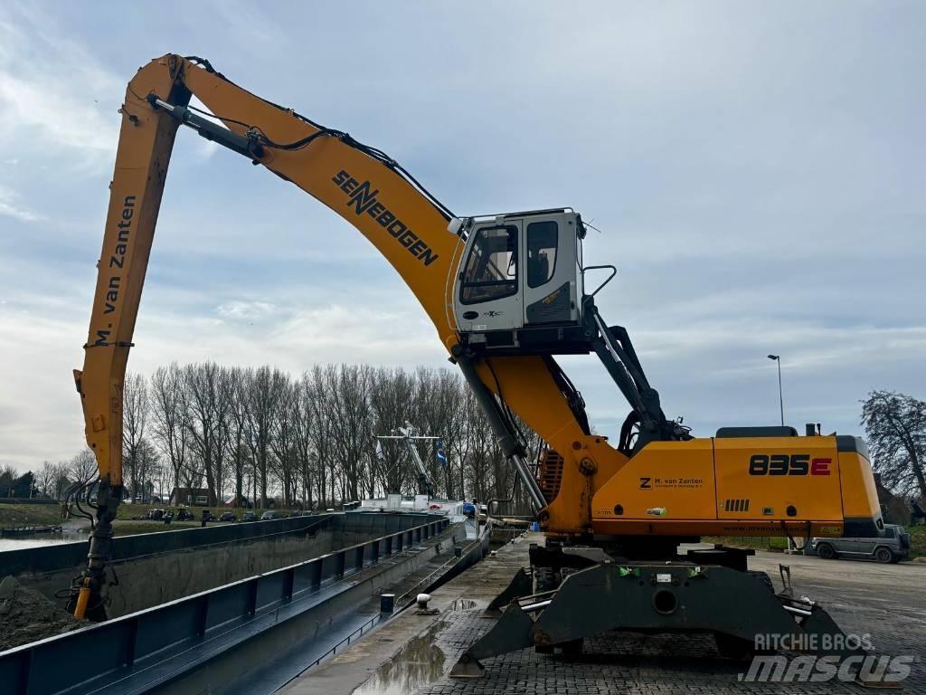 Sennebogen 835 Atık taşıma araçları