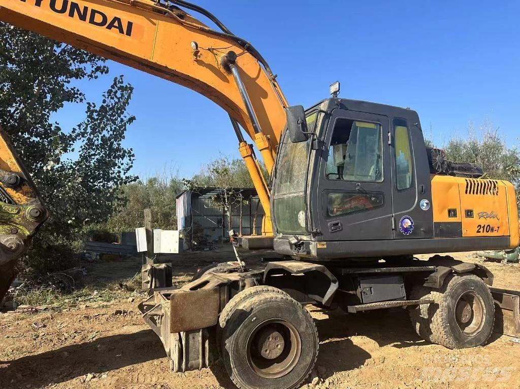 Hyundai R210W-9 Lastik tekerli ekskavatörler