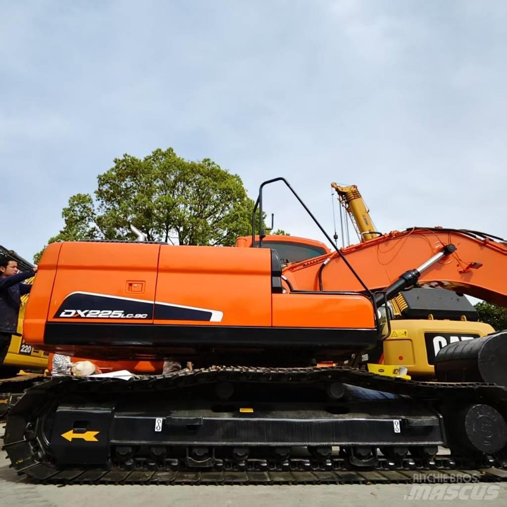 Doosan DX 225 Paletli ekskavatörler