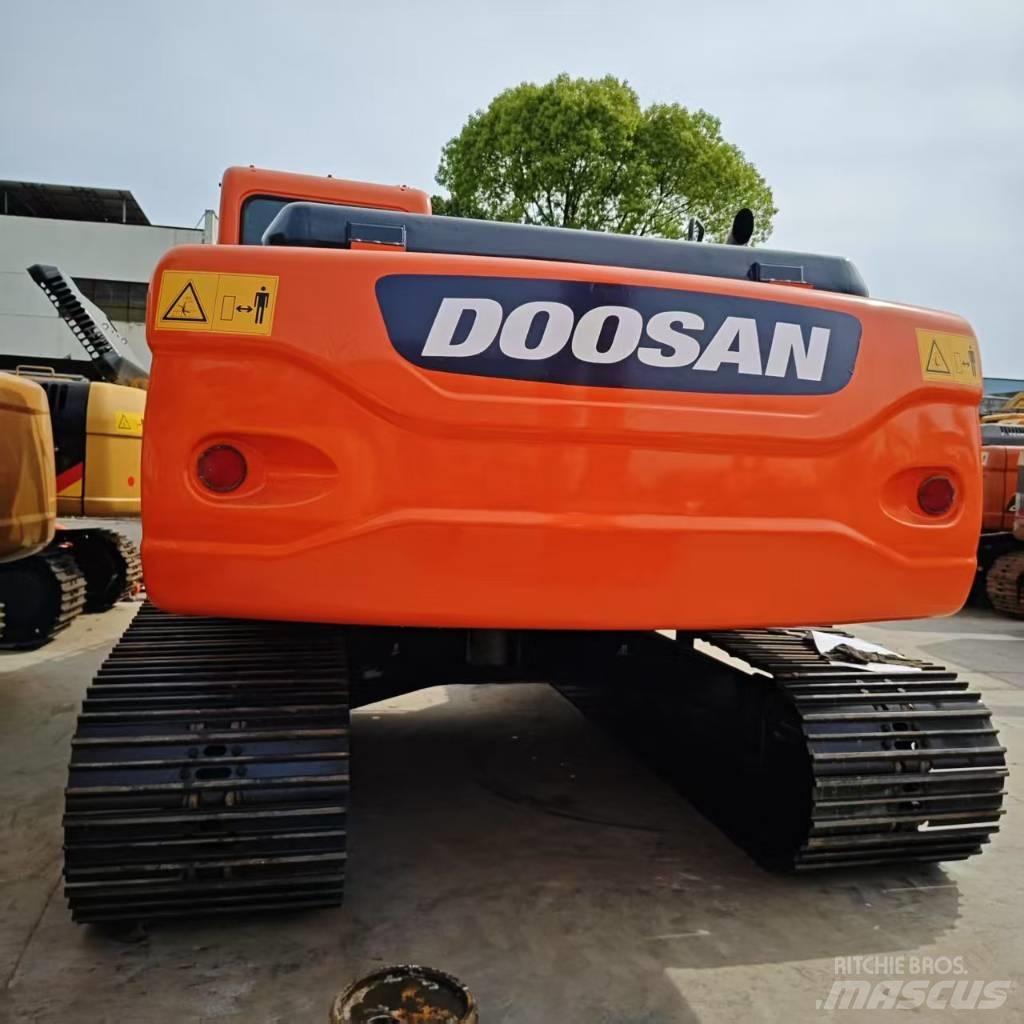 Doosan DX 225 Paletli ekskavatörler