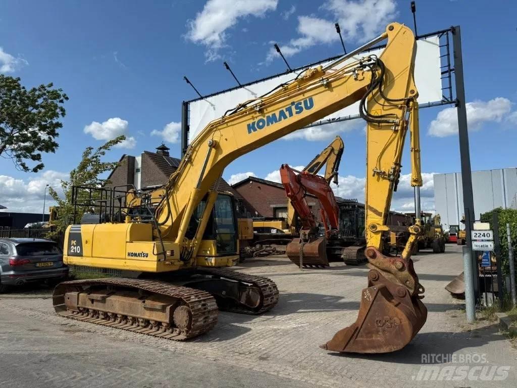 Komatsu PC210LC-8 Paletli ekskavatörler