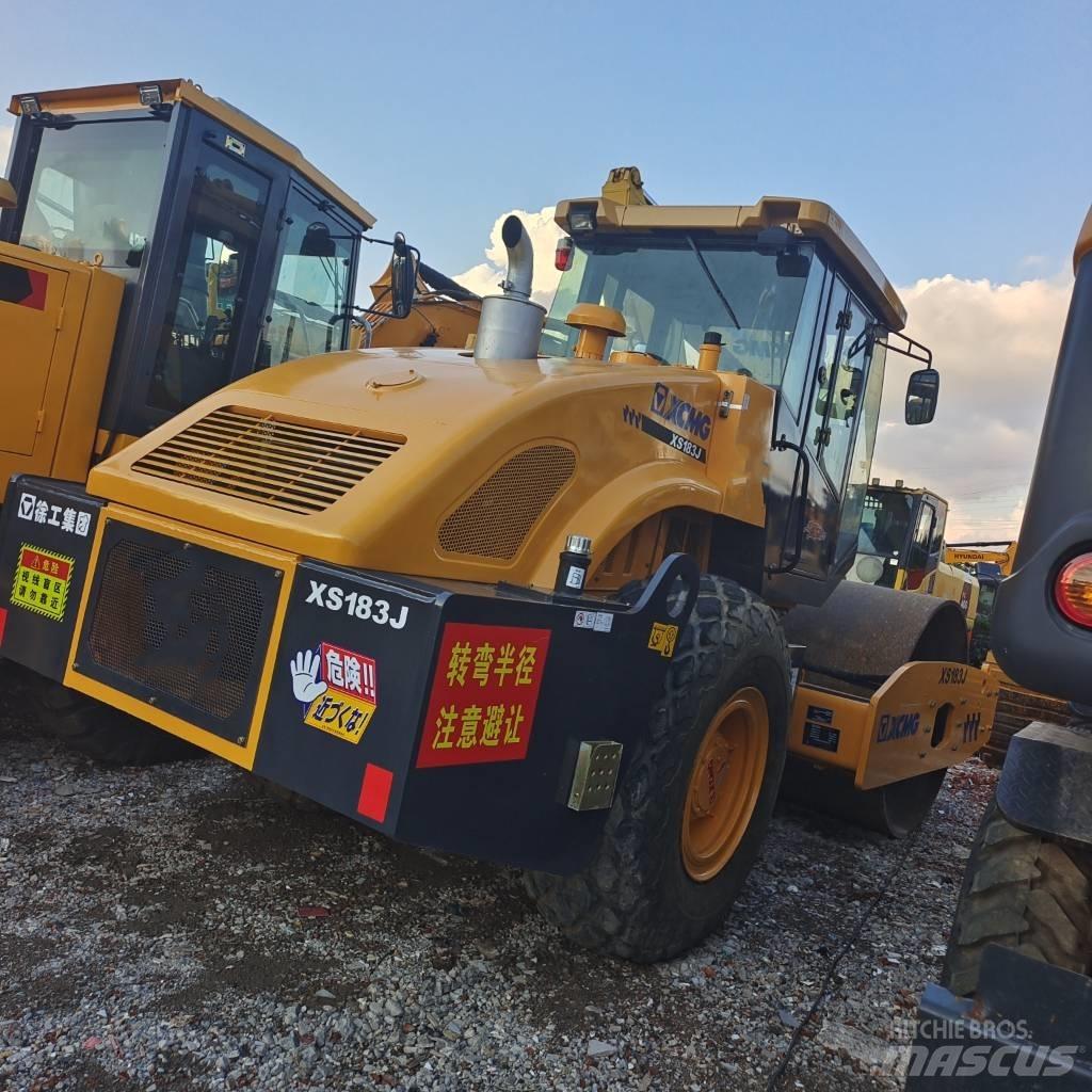 XCMG XS 183 J Tek tamburlu silindirler