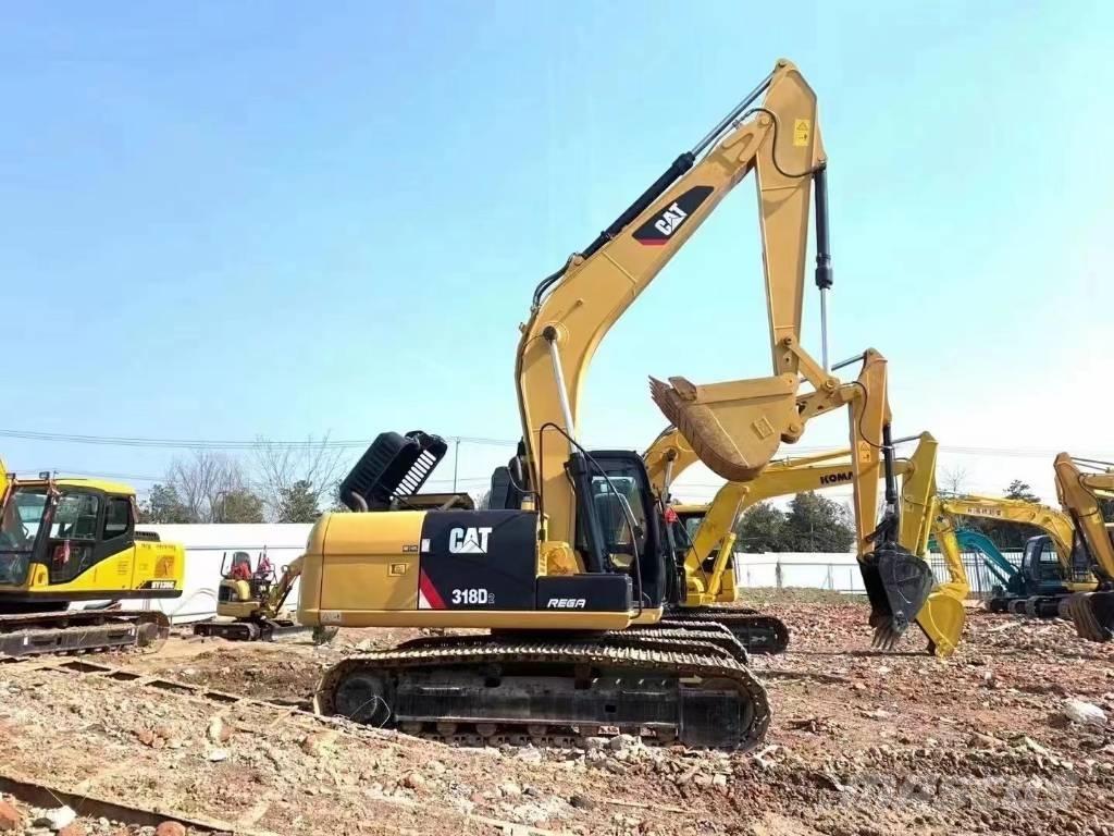CAT 318d Paletli ekskavatörler
