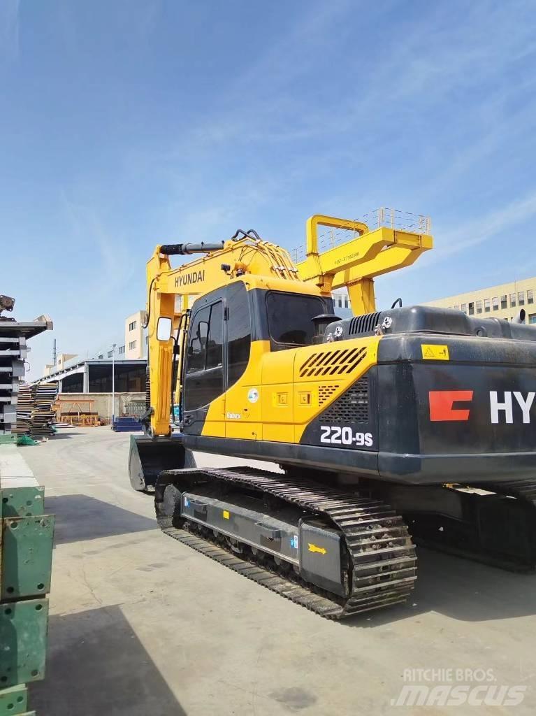 Hyundai R220LC-9S Paletli ekskavatörler