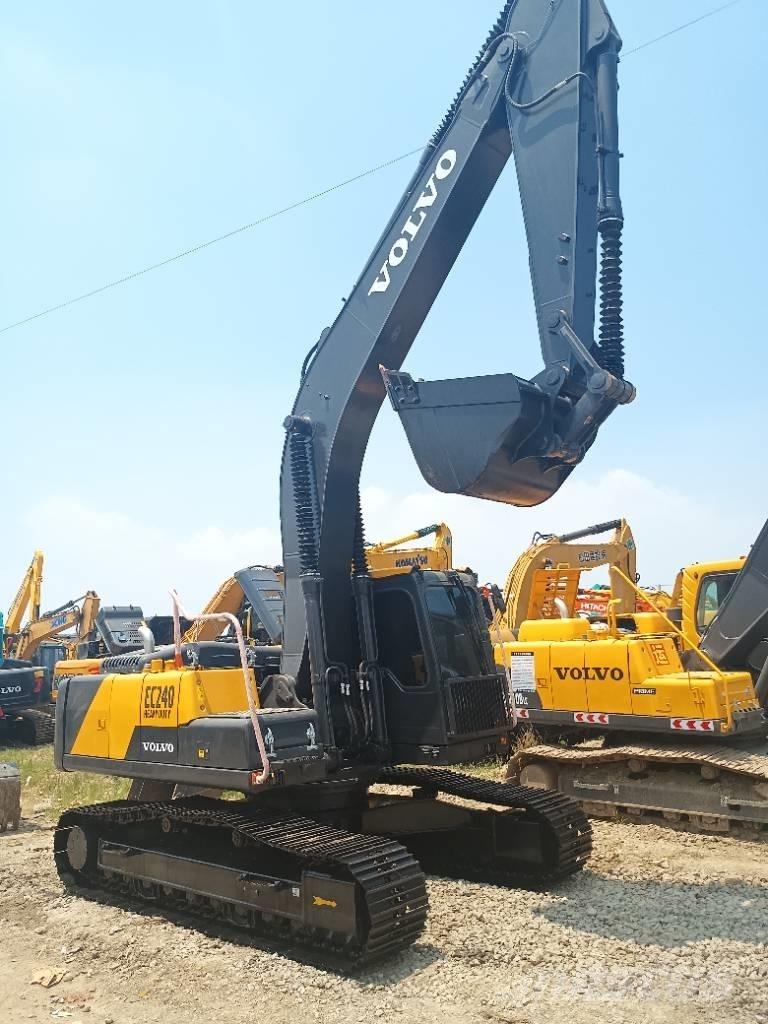 Volvo EC 240 Paletli ekskavatörler