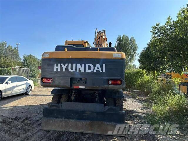 Hyundai 210W Paletli ekskavatörler