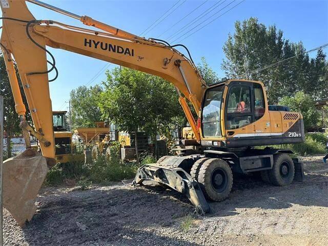 Hyundai 210W Paletli ekskavatörler