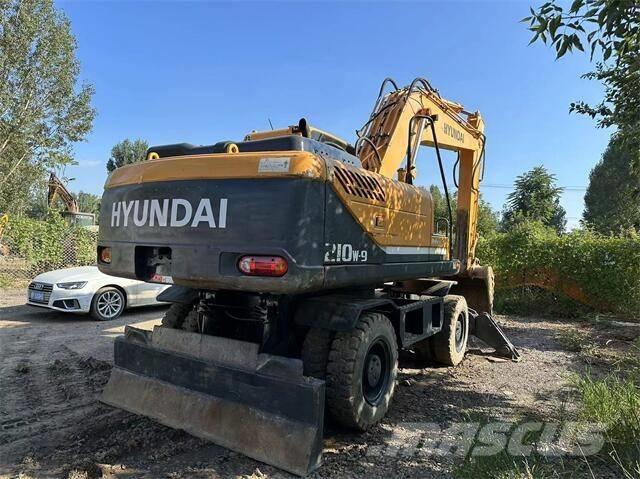 Hyundai 210W Paletli ekskavatörler